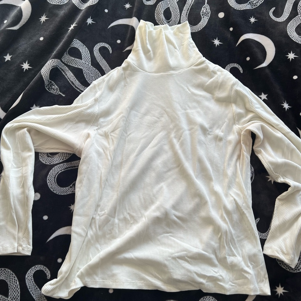 Old Navy Cream Ribbed Long-Sleeve Turtleneck Top